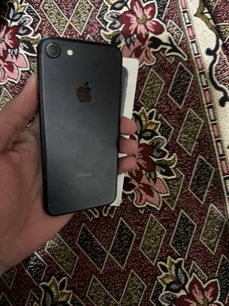 iPhone 7 with box 6