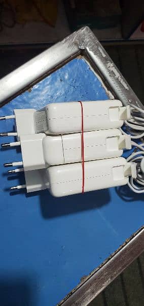 Mac Book Charger 1