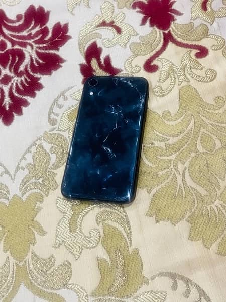 iphone XR 64 Gb Black Colour face id problem and back Lines 8