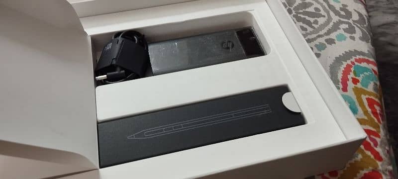 HP Spectre x360, 12th Gen, Complete box/accessories 1