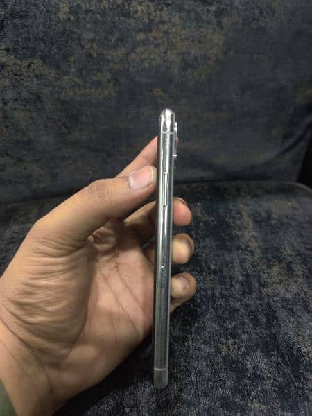 Apple IPhone X 64Gb Non PTA Factory Unlock Sliver Color 2
