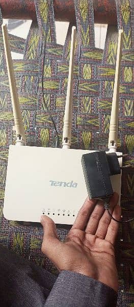 Tenda F3 Router 0