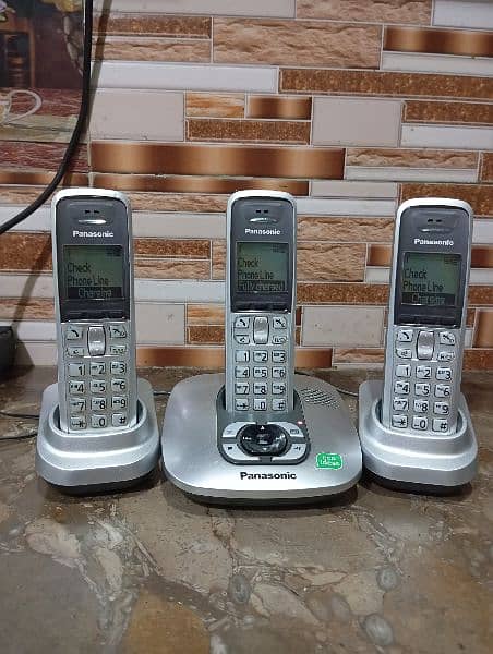 UK imported Panasonic trio cordless phone with intercom 1