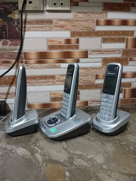 UK imported Panasonic trio cordless phone with intercom 5