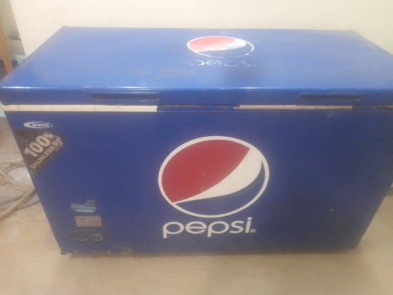 Pepsi store d freezer