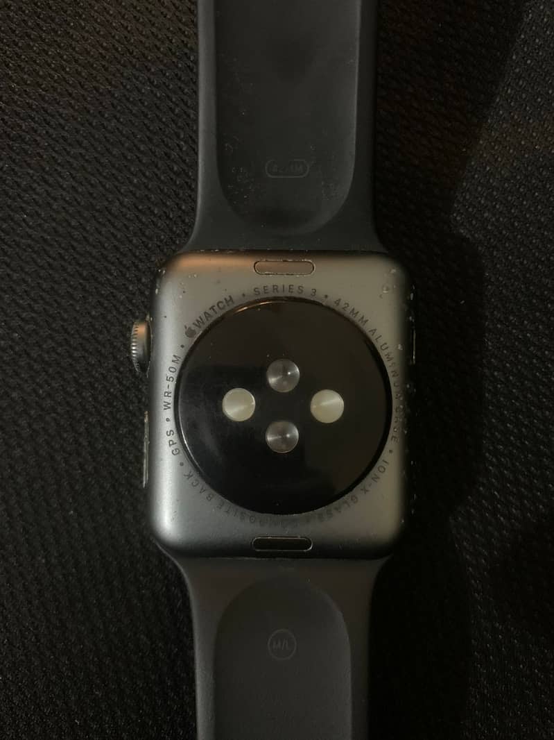 Apple Watch Series 3 42mm + Original Strap 5