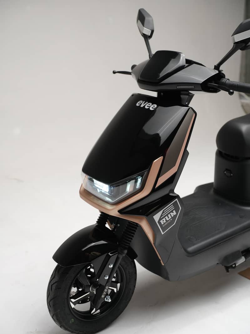 Evee Electric Scooty GenZ 2024 1
