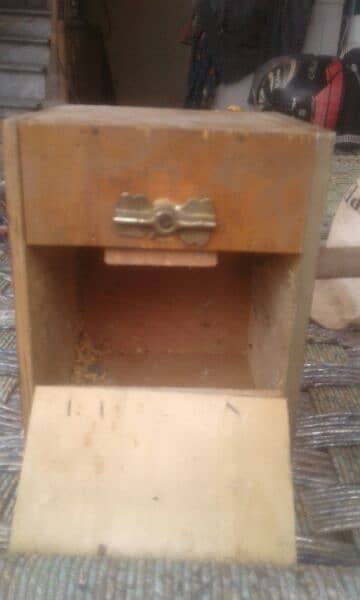 bird breeding box. used condisation 10/9. or big size mai hai. 2