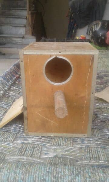 bird breeding box. used condisation 10/9. or big size mai hai. 3