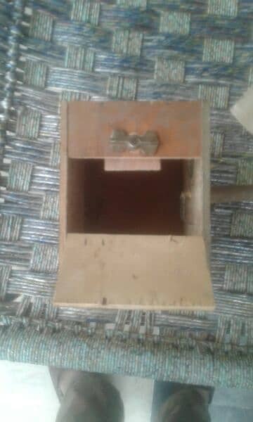 bird breeding box. used condisation 10/9. or big size mai hai. 4