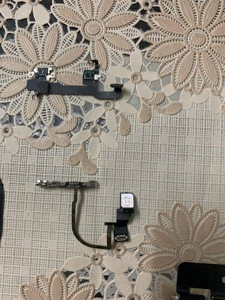 Iphone xs atrips and flex and all parts 4