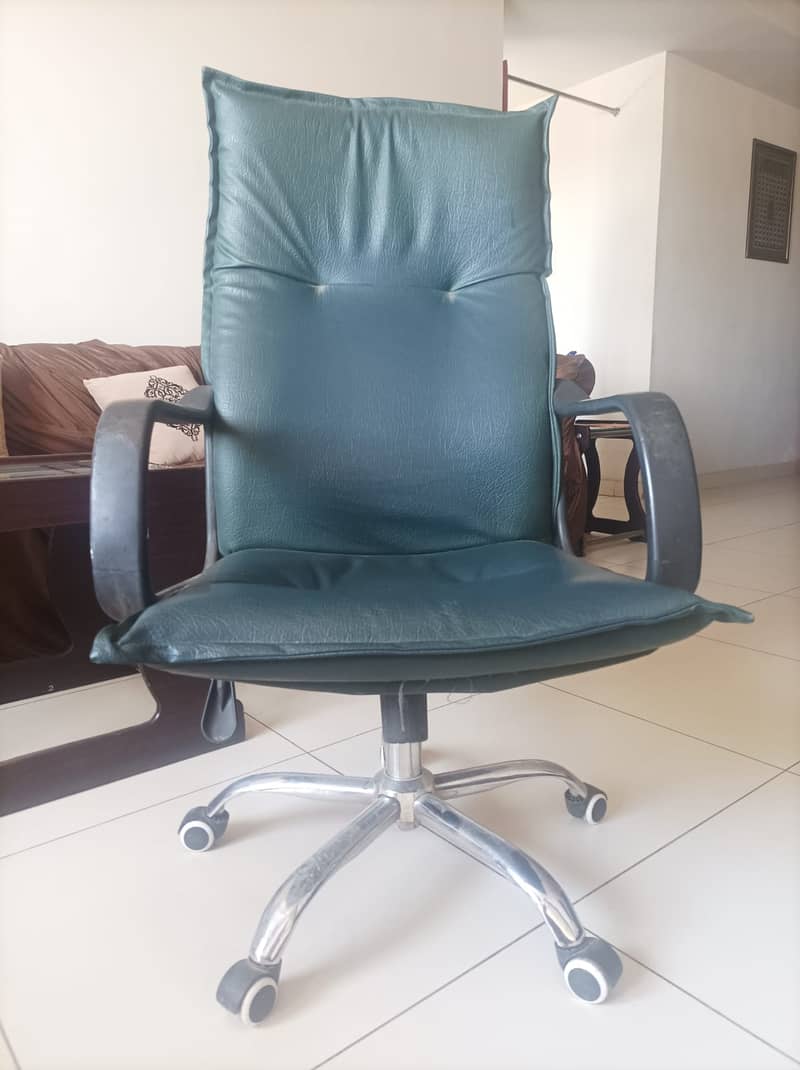 Moving Out - Leather Executive High Class Executive Revolving Chair 7