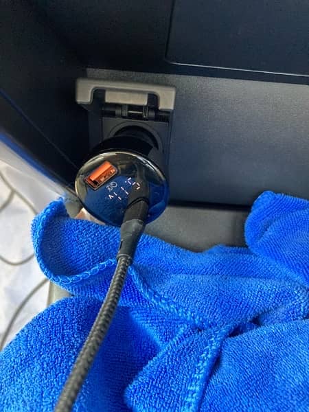 LDNIO 100W car charger Almost new 6