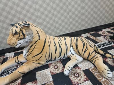 Big Lion for sale in 10/10 condition