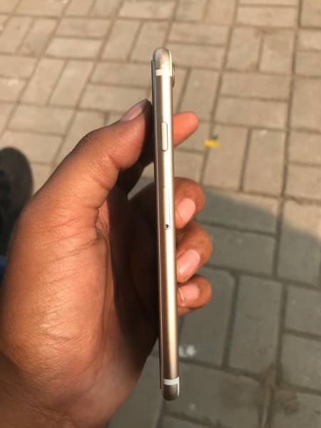 i am selling my iphone 7 128 gb 1