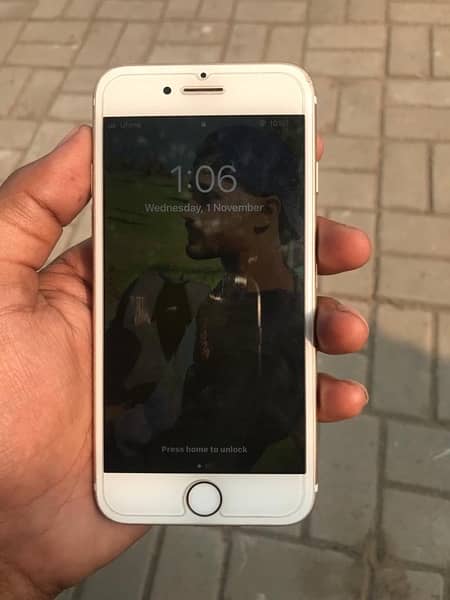i am selling my iphone 7 128 gb 2