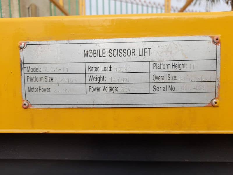 Scissor Lift For Rent on Daily basis & Monthly Basis in All Pakistan 3