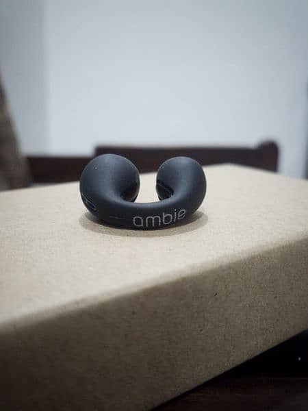 Ambie Sound Earcuffs in White and Black 9