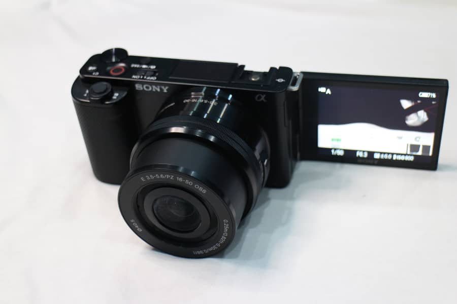 Sony ZV-E10 / 16-50mm Lens 3