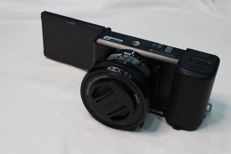 Sony ZV-E10 / 16-50mm Lens 6