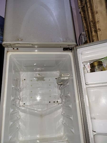 Dawlance Fridge (Refrigerator) for sale 3