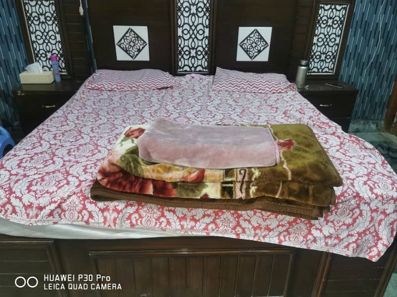 bed only 1 year used 2