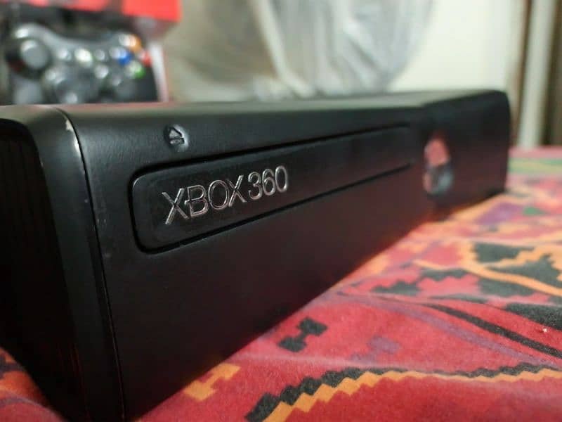 Xbox 360 slim just new 2