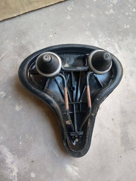 Cycle Seat 10" inches wide  Big with Shock absorbers 3