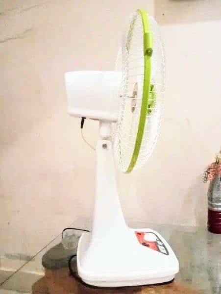 New Large battery 18 inch Rechargeable Fan 4 hr/ Chargeable / charging 2