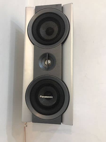speakers Sony full set and Panasonic Yamaha RXV-371 5.1 channels 6