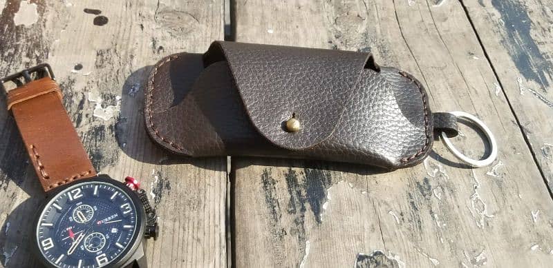 Hand-made leather sunglasses case 3