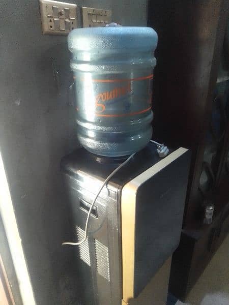 Dawlance water dispenser for sale. 3