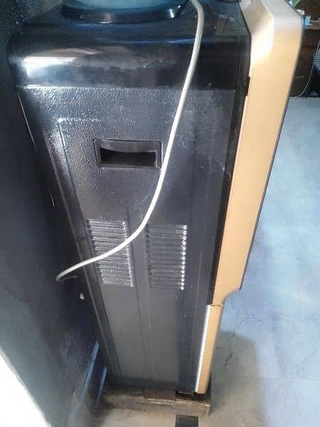 Dawlance water dispenser for sale. 5