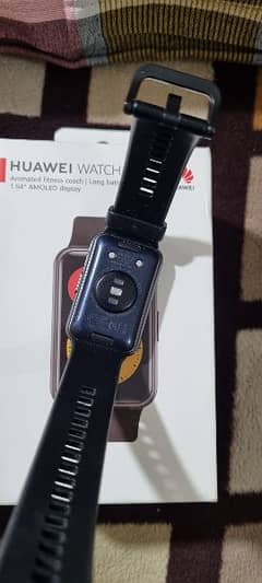Huawe Watch Fit in mint condirion with all accessories 0