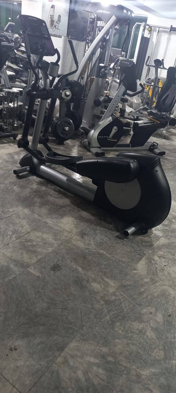 Treadmills |Life fitness Refurbished | Bike | elliptical (American)USA 9