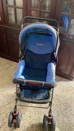 baby stroller in gud condition