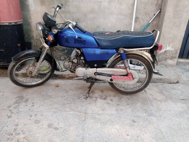 I am selling Ravi bike in good condition. urgent sale 4