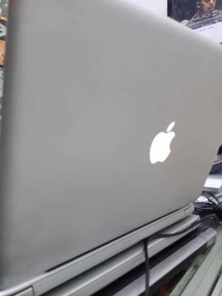 MacBook Pro Mid 2012 | 13 inches | 8GB Ram | 500GB HDD 4