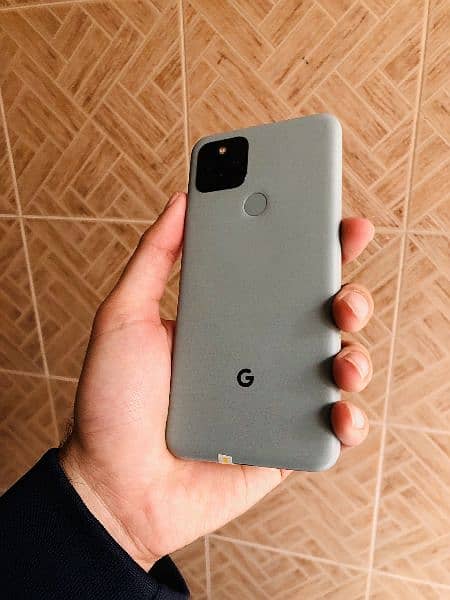 Google Pixel 5 (10 By 10) Condition. 2