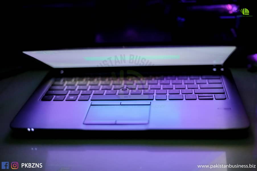 HP 820 G2 Elitebook - Professional Laptop 2