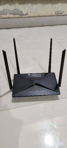 D-link MU-MIMO AC-1300 Dual Band Gigabit Wi-Fi Gaming Router 0