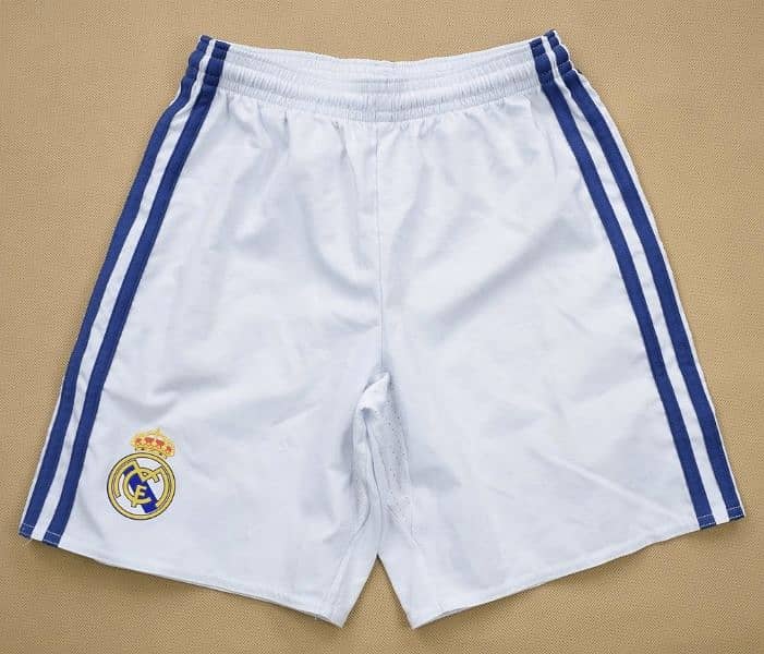 Real Madrid football kit (T-shirt + Shorts) for both boys and girls 2