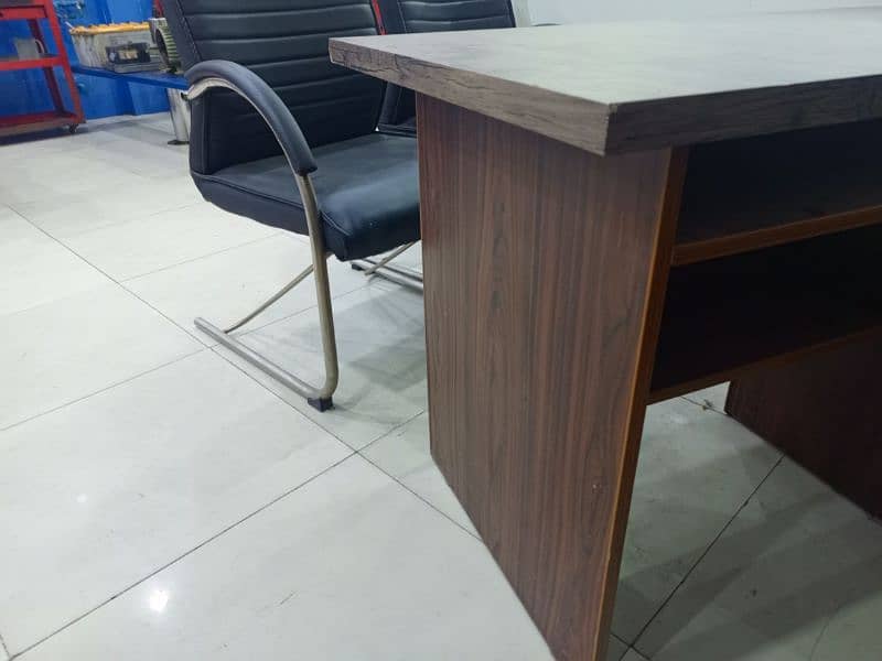 office table and sid table brand new just 2week use with one chair 1