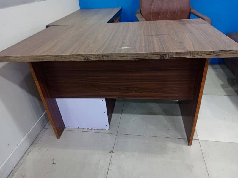 office table and sid table brand new just 2week use with one chair 3