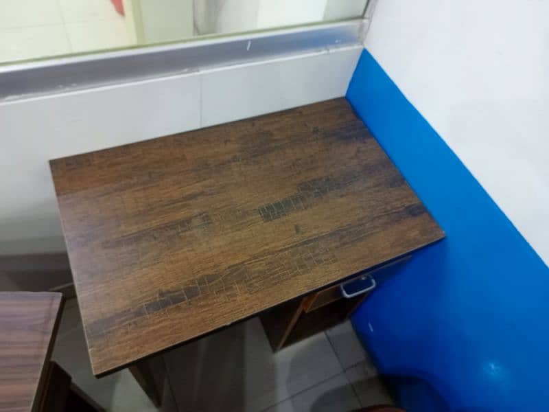 office table and sid table brand new just 2week use with one chair 5
