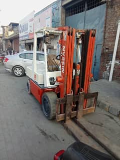 Nissan 3 ton lifter for sale