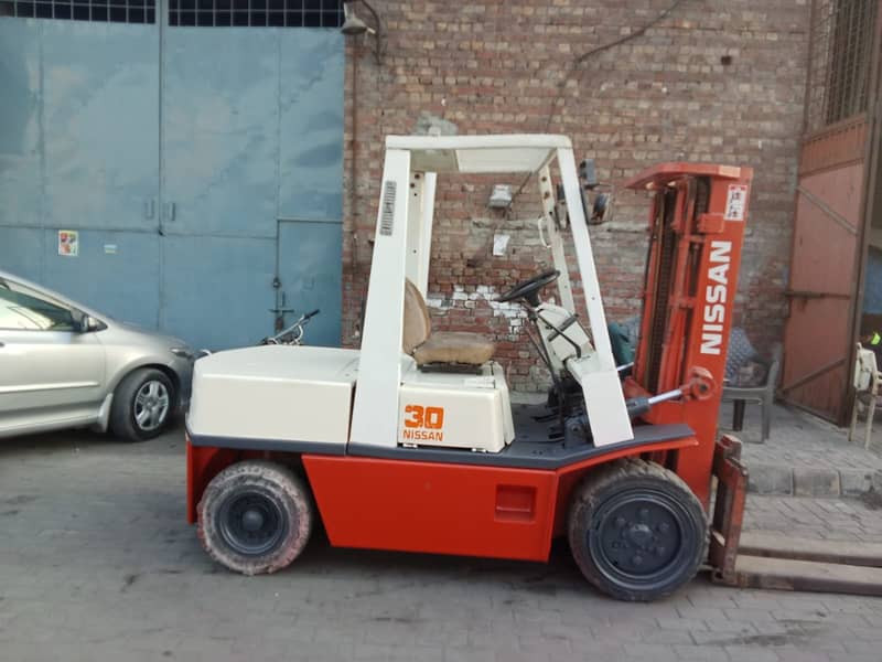 Nissan 3 ton lifter for sale 1