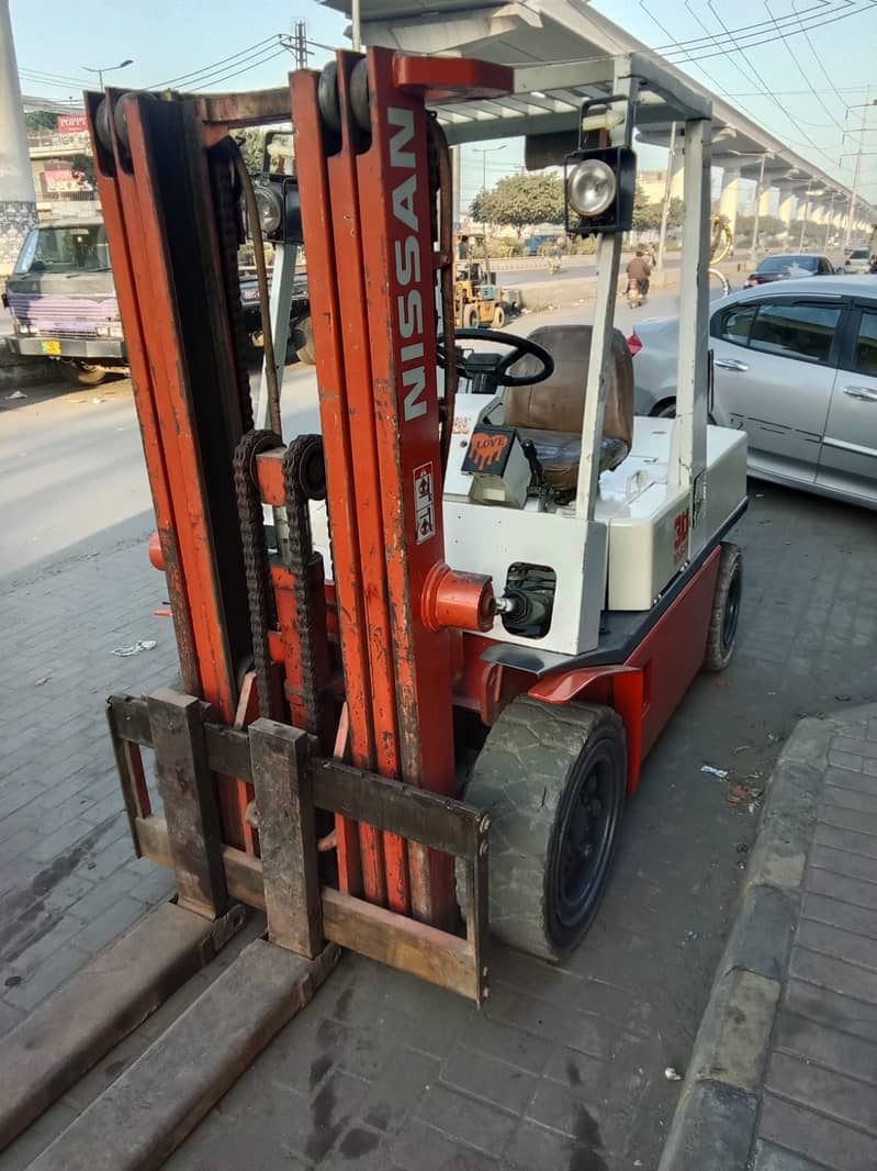 Nissan 3 ton lifter for sale 6