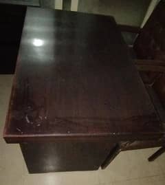 2.5/4 table and chair