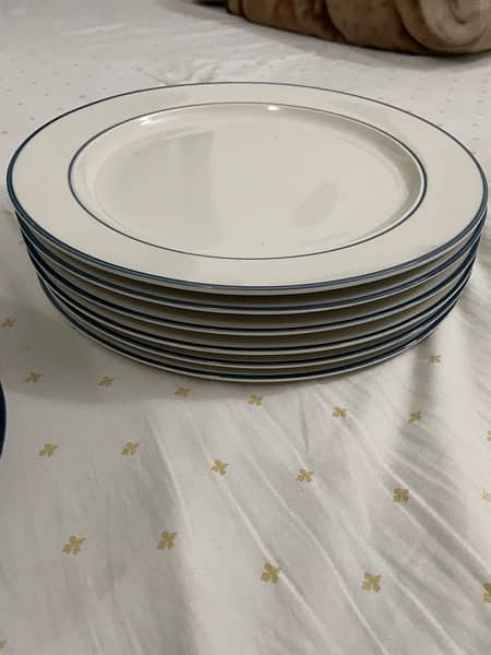 want to sell these plate 11 plates 4